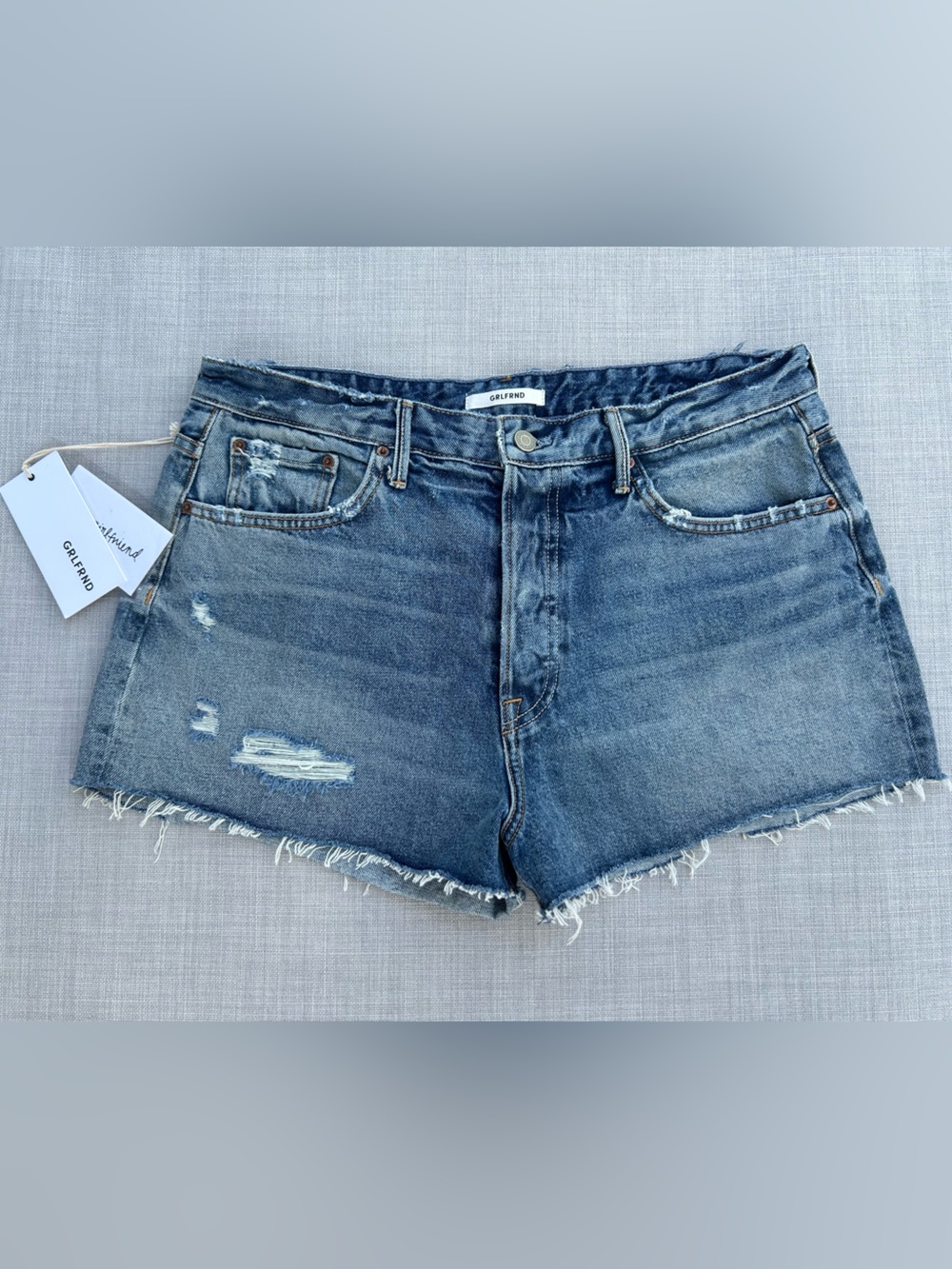 GRLFRND NWT Cindy High-Rise Distressed Denim Jean Shorts Color Stoned Size 31